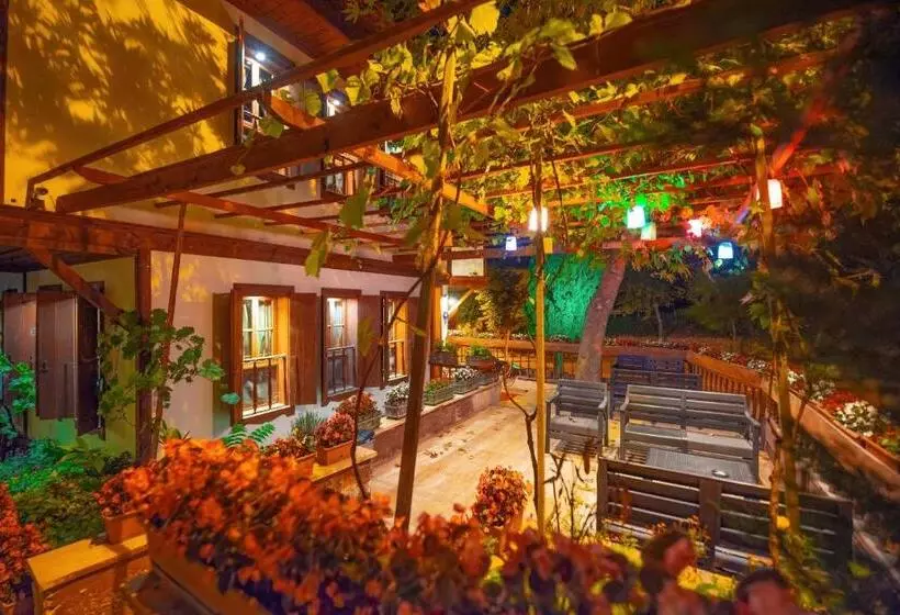 Hotelli Cesmeli Konak Garden