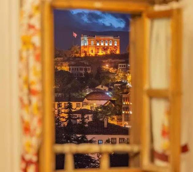 Hotelli Cesmeli Konak Garden