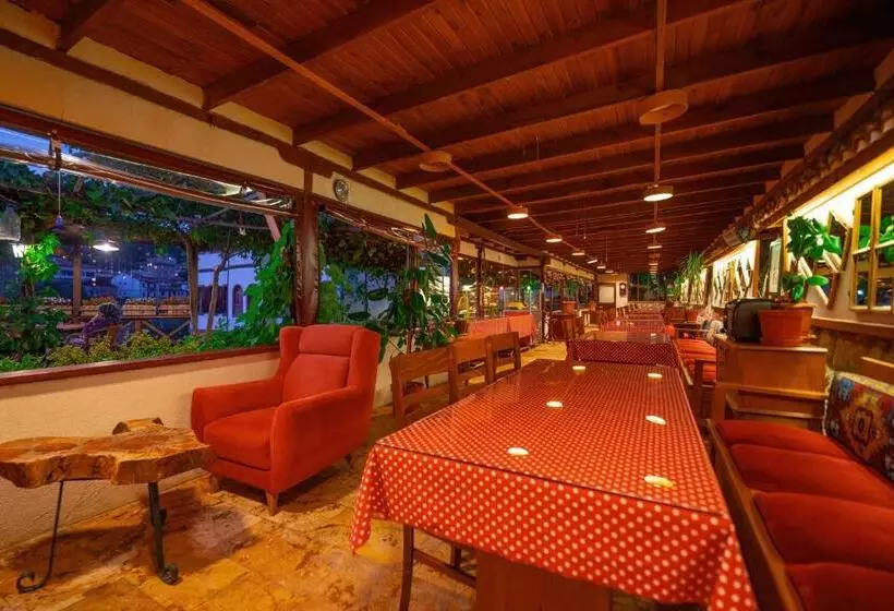 Hotelli Cesmeli Konak Garden