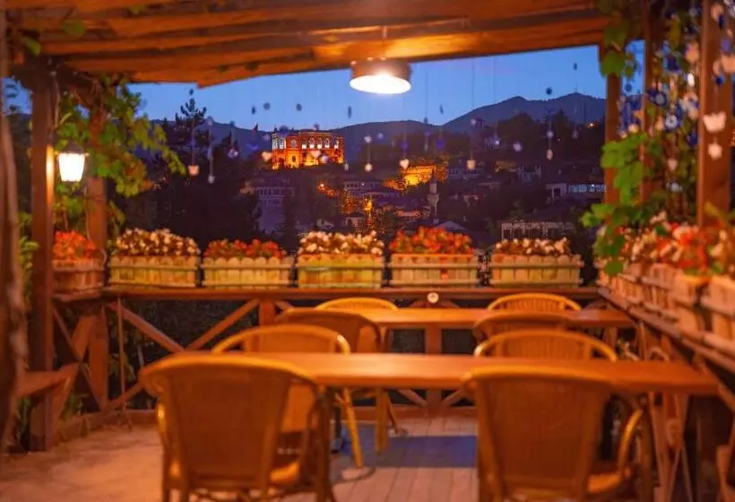 Hotelli Cesmeli Konak Garden