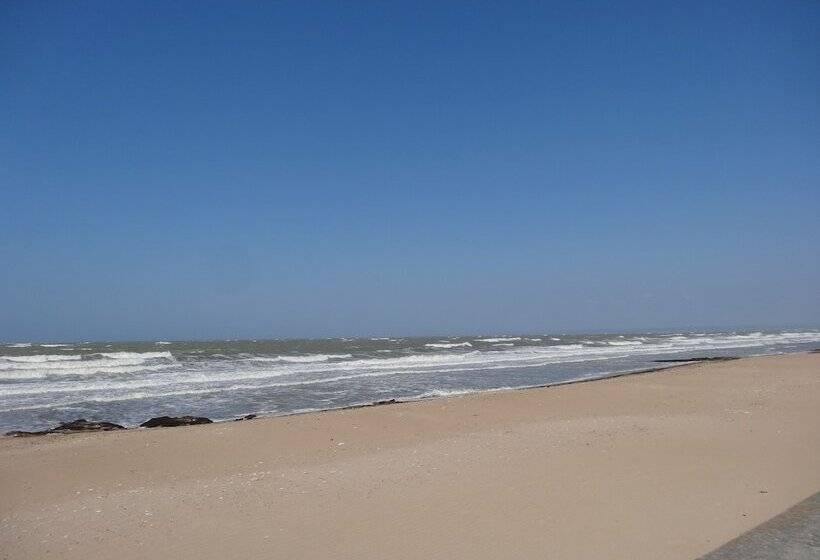 فندق De Lion Sur Mer