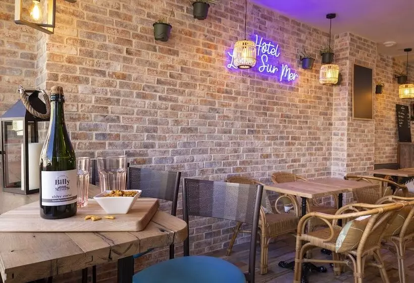 ホテル De Lion Sur Mer