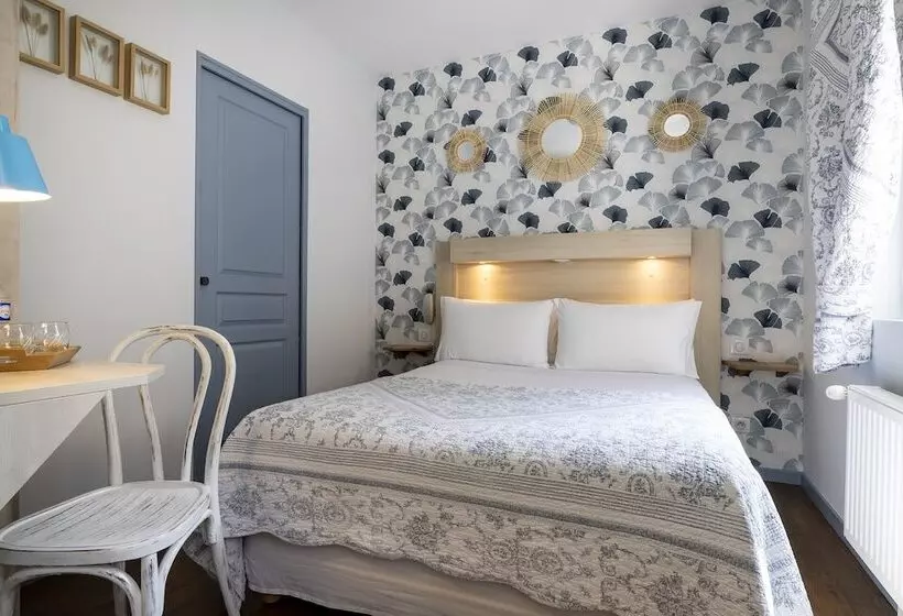 ホテル De Lion Sur Mer