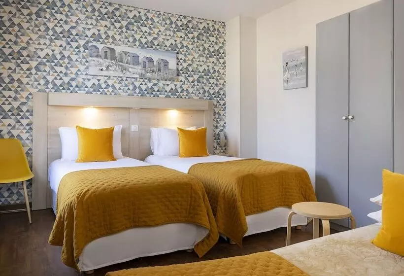 ホテル De Lion Sur Mer