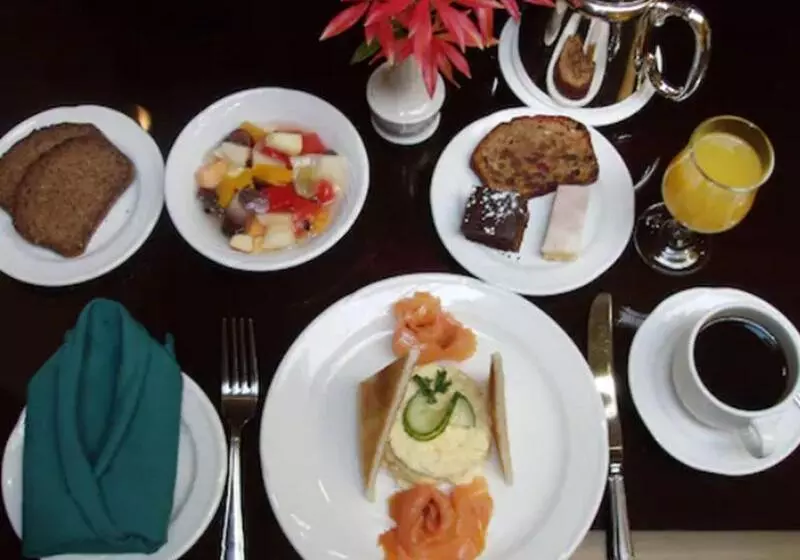 هتل Earls Court House