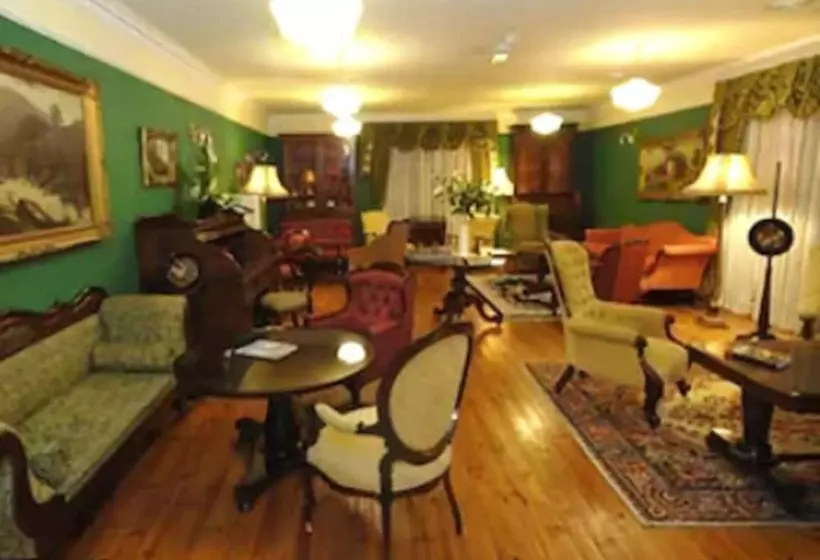 هتل Earls Court House