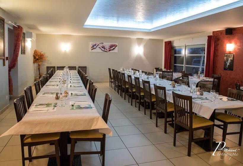 هتل Hôtel Azur Saint Junien Cit