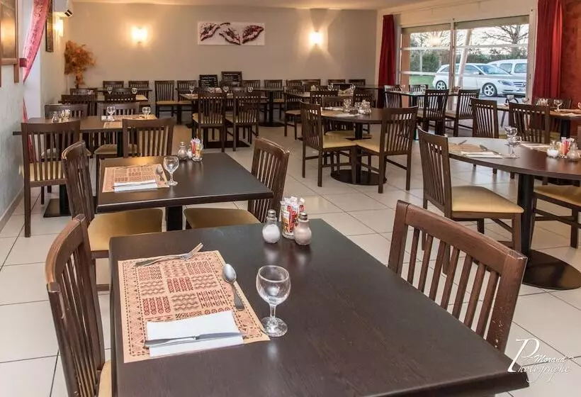 هتل Hôtel Azur Saint Junien Cit