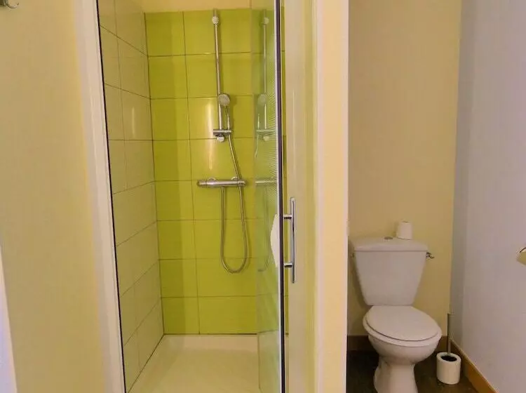 هتل Hôtel Azur Saint Junien Cit