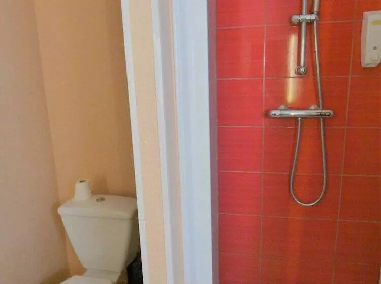 هتل Hôtel Azur Saint Junien Cit