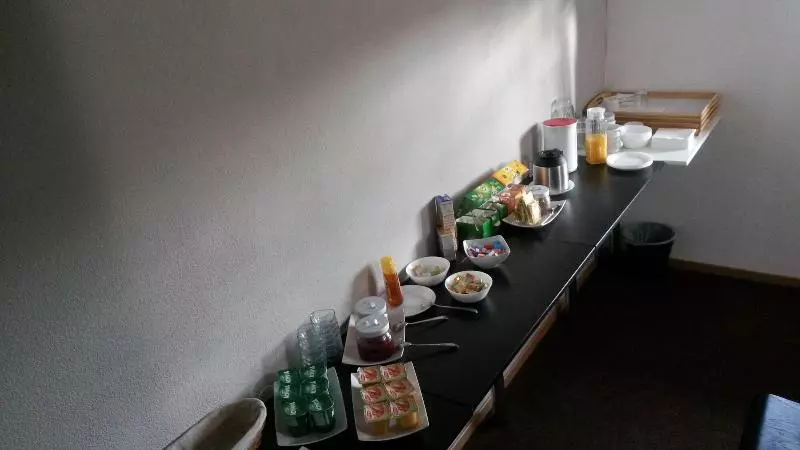 Отель Hôtel Lémand Lyon Est   Villefontaine