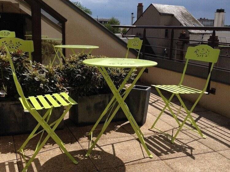 Отель L Hôtel De Chartres