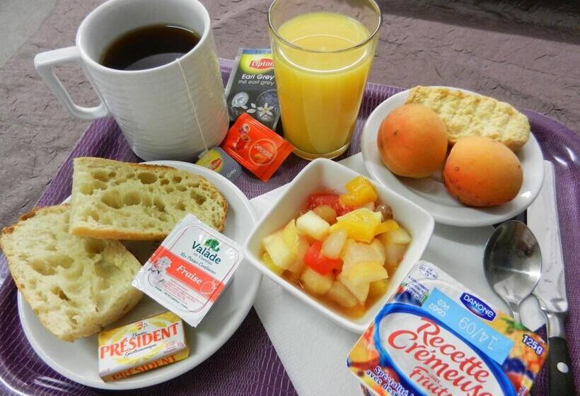 Отель L Hôtel De Chartres