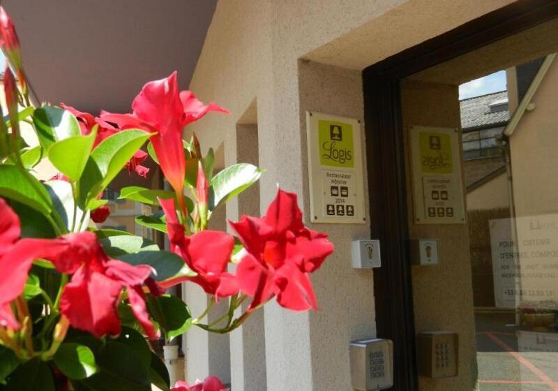 Отель L Hôtel De Chartres