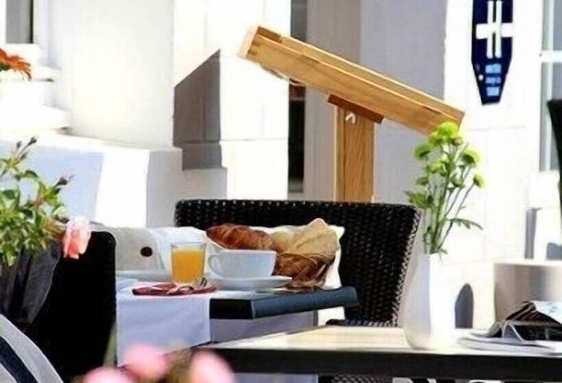 ホテル Logis Le Relais Marine