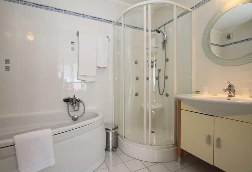 ホテル Logis Le Relais Marine