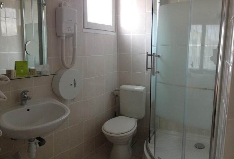 호텔 Logis Hôtel Restaurant Les Charmettes