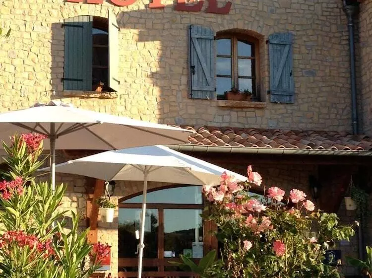 Отель Logis Hôtel Restaurant Le Mas De Mon Père