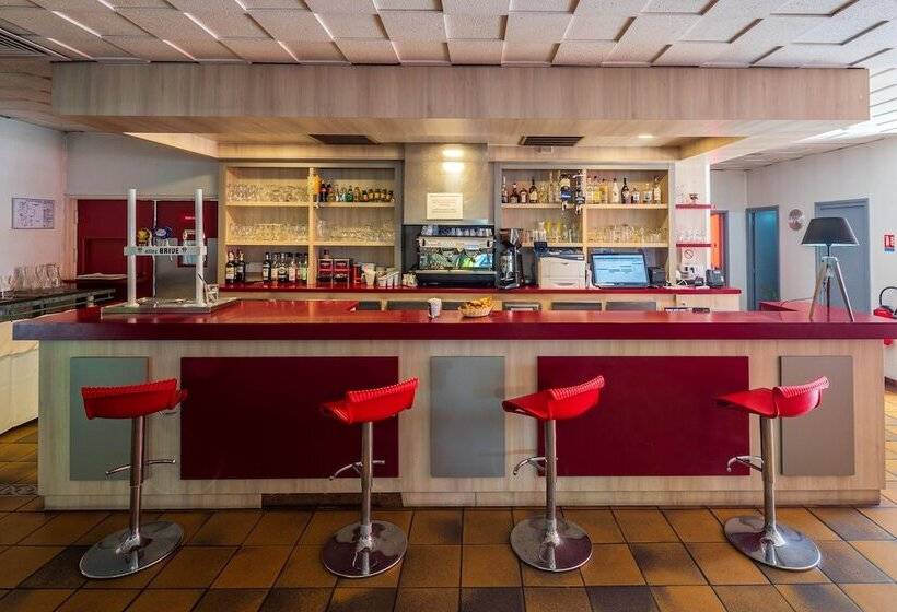 Logis Hotel Noemys Brive   Restaurant Le Teinchurier