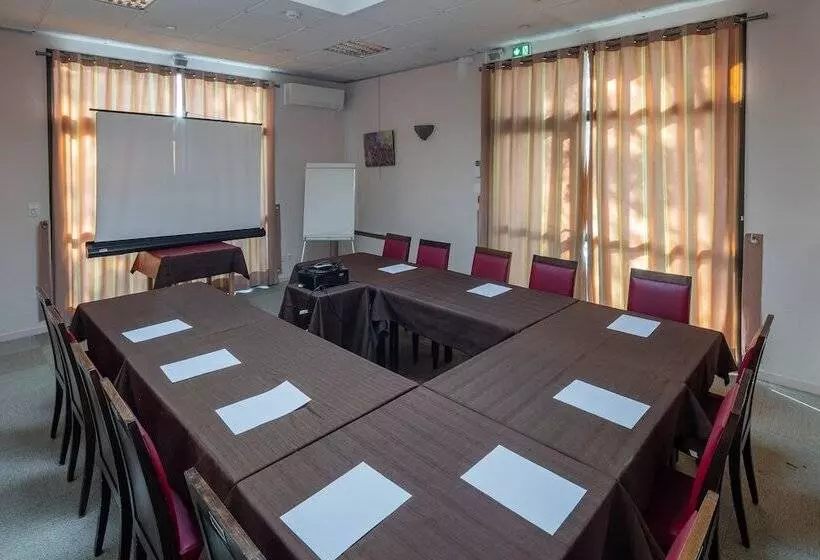 Logis Hotel Noemys Brive Restaurant Le Teinchurier