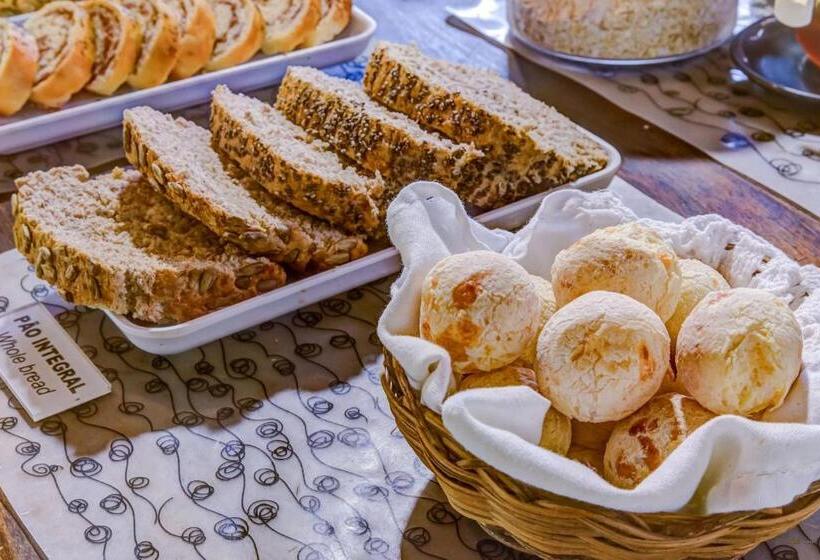 בית מלון כפרי Pousada Vila Dos Pássaros