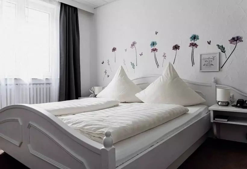 ホテル Sonne Das Kleine Altstadt