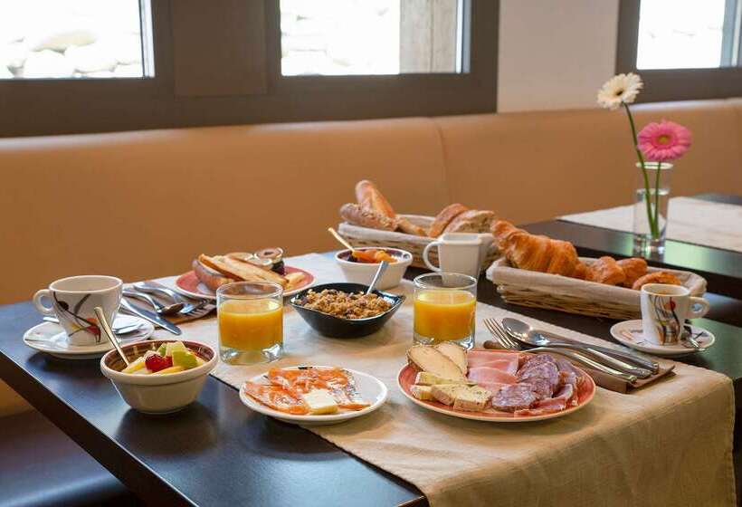 فندق Auberge De La Petite Ferme, Super Besse Est, The Originals Relais