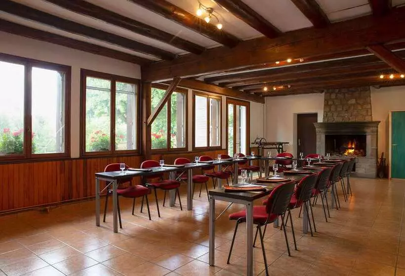 Отель Auberge De La Petite Ferme, Super Besse Est, The Originals Relais