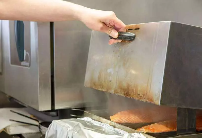 Отель Auberge De La Petite Ferme, Super Besse Est, The Originals Relais