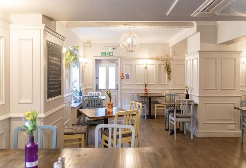 Отель The Red Lion