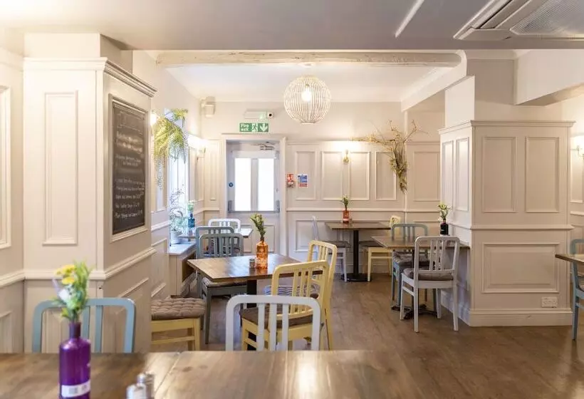 בית מלון כפרי The Red Lion