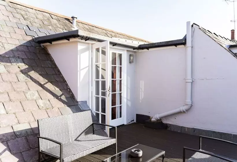 בית מלון כפרי The Red Lion