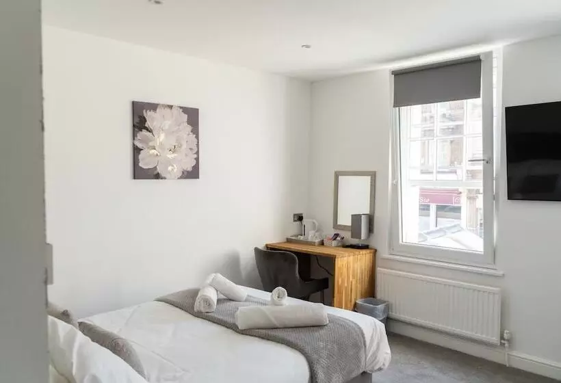 בית מלון כפרי The Red Lion