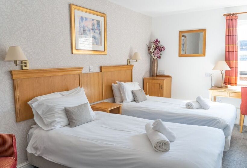 Отель The Red Lion