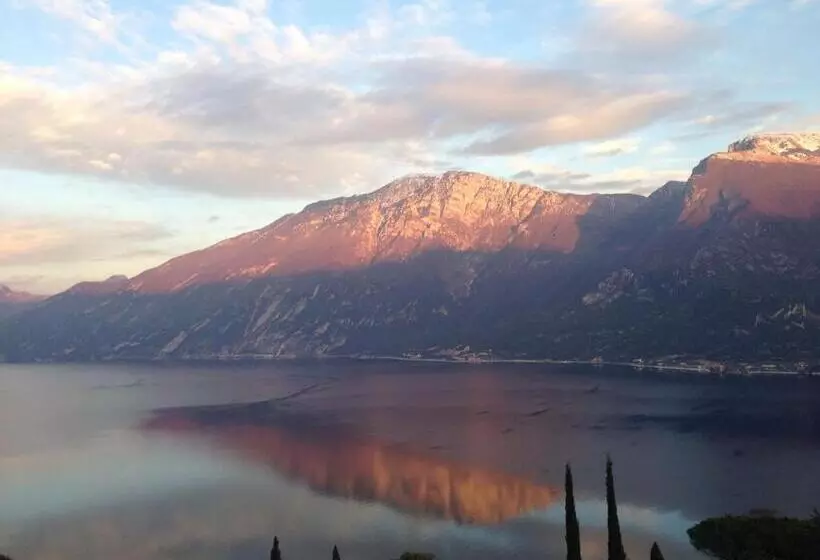 ホテル Village Bazzanega Montagnoli Group