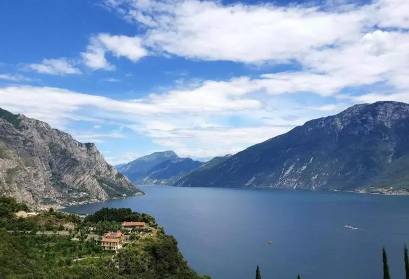 ホテル Village Bazzanega Montagnoli Group