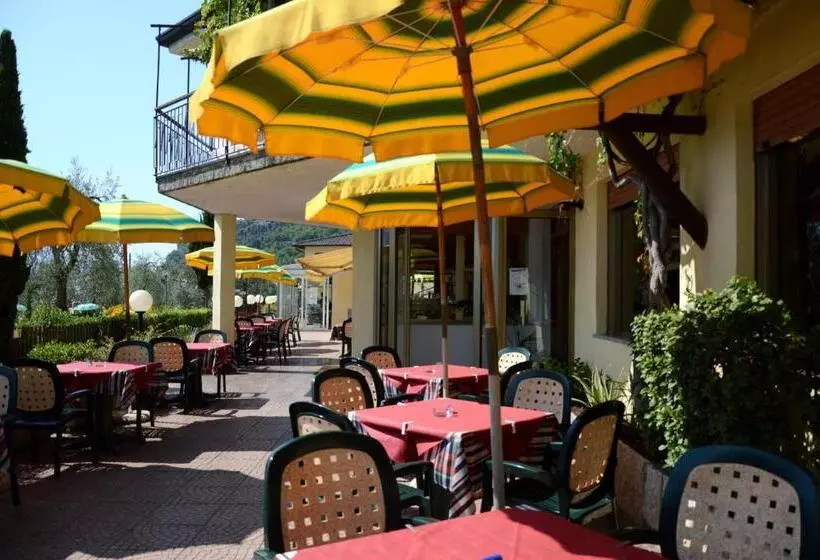 ホテル Village Bazzanega Montagnoli Group