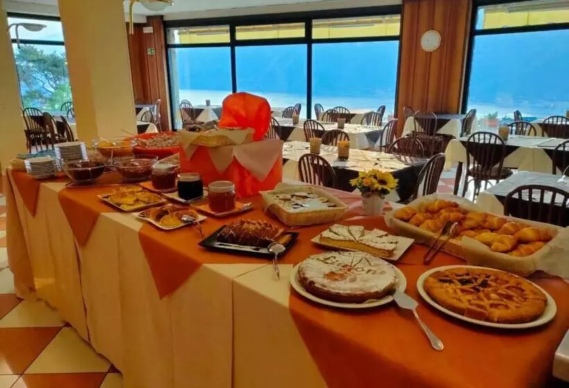 ホテル Village Bazzanega Montagnoli Group