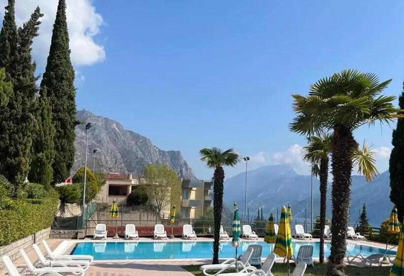 ホテル Village Bazzanega Montagnoli Group