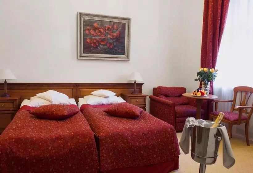 בית מלון כפרי Zamek Na Skale