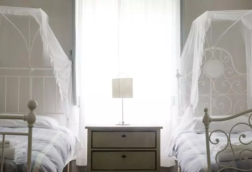 پانسیون Fattoria Di Bacchereto Guest House