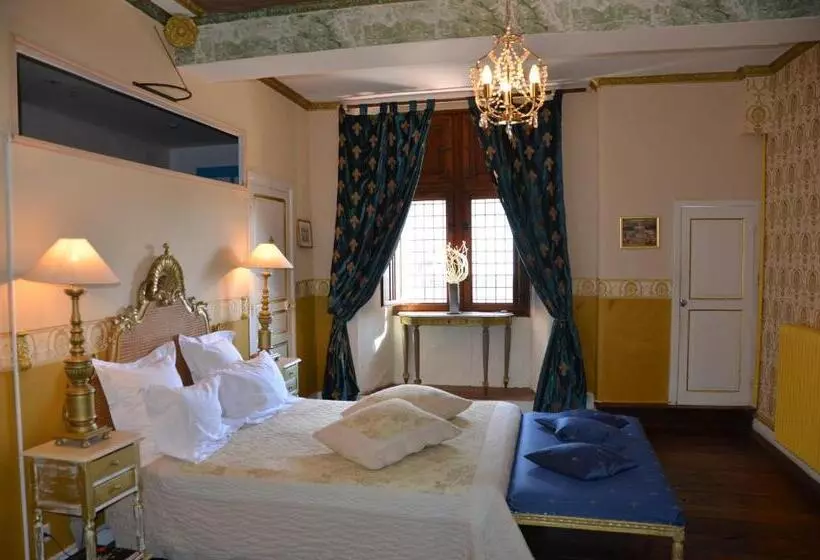 ペンション La Tour Du Lion