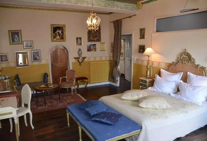 ペンション La Tour Du Lion