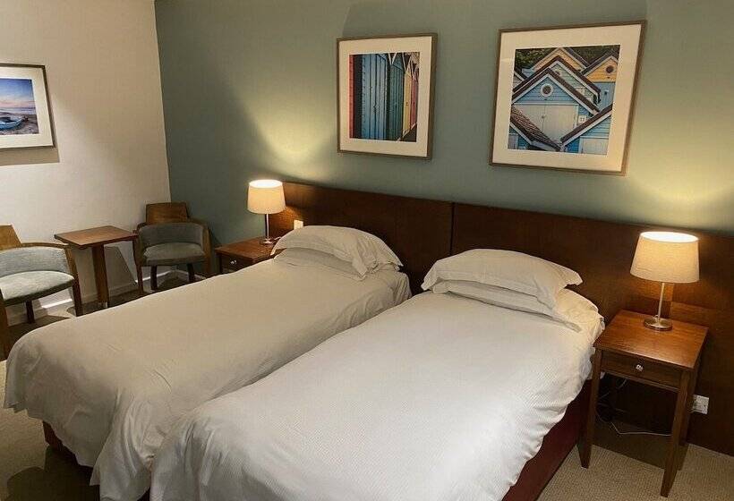 بنسيون The Lodge At Meyrick Park