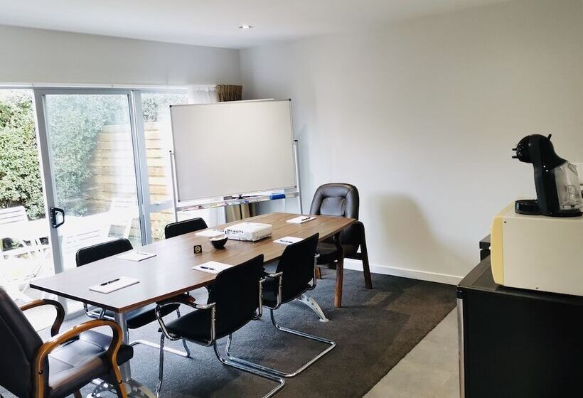 Airport Christchurch Motel