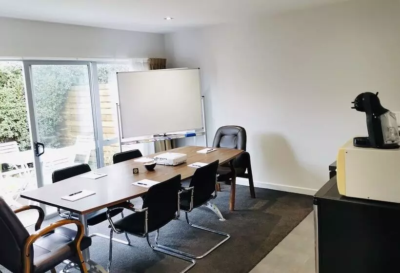 Airport Christchurch Motel