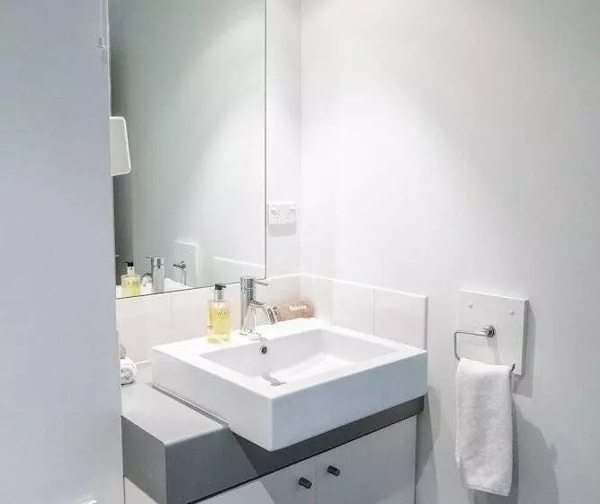 Airport Christchurch Motel