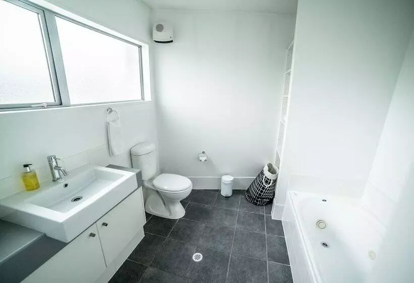 Airport Christchurch Motel