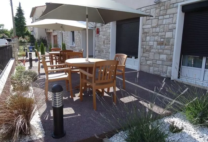 هتل Akena Le Prado