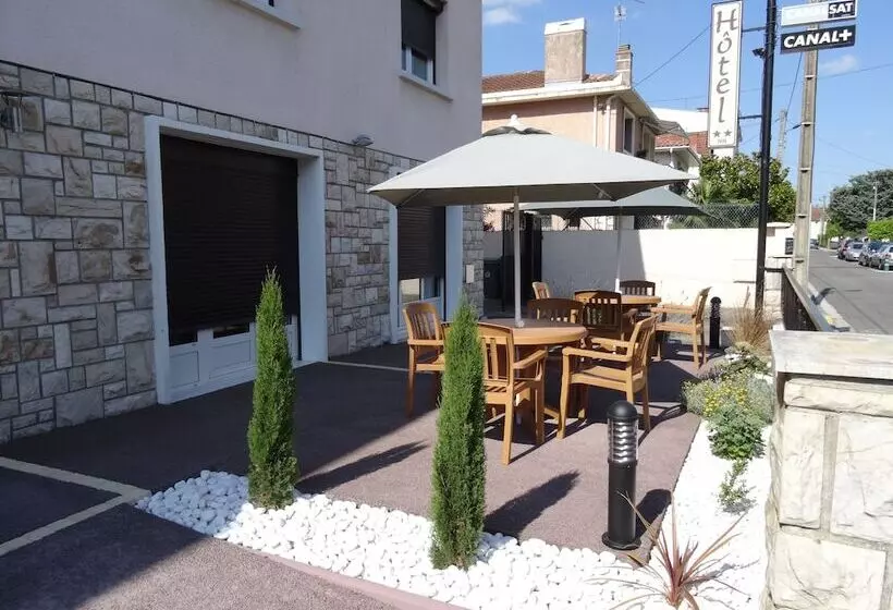 هتل Akena Le Prado